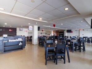 Café da manhã e jantar