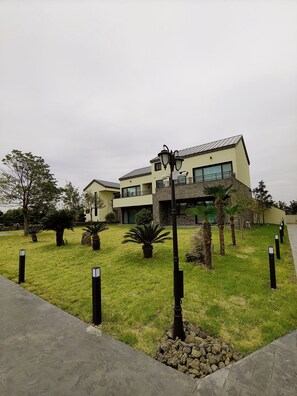 Exterior - Trebien Jeju (Jeju City)