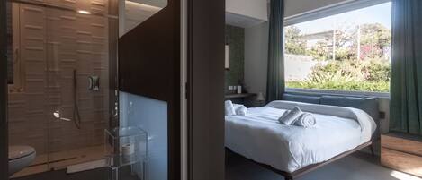 Chambre Double, terrasse, vue jardin | Literie de qualité supérieure, couette en duvet d'oie, surmatelas