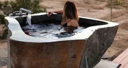 Cabine Mesquite confortable et romantique w / énorme bain de granit Hot Springs privé