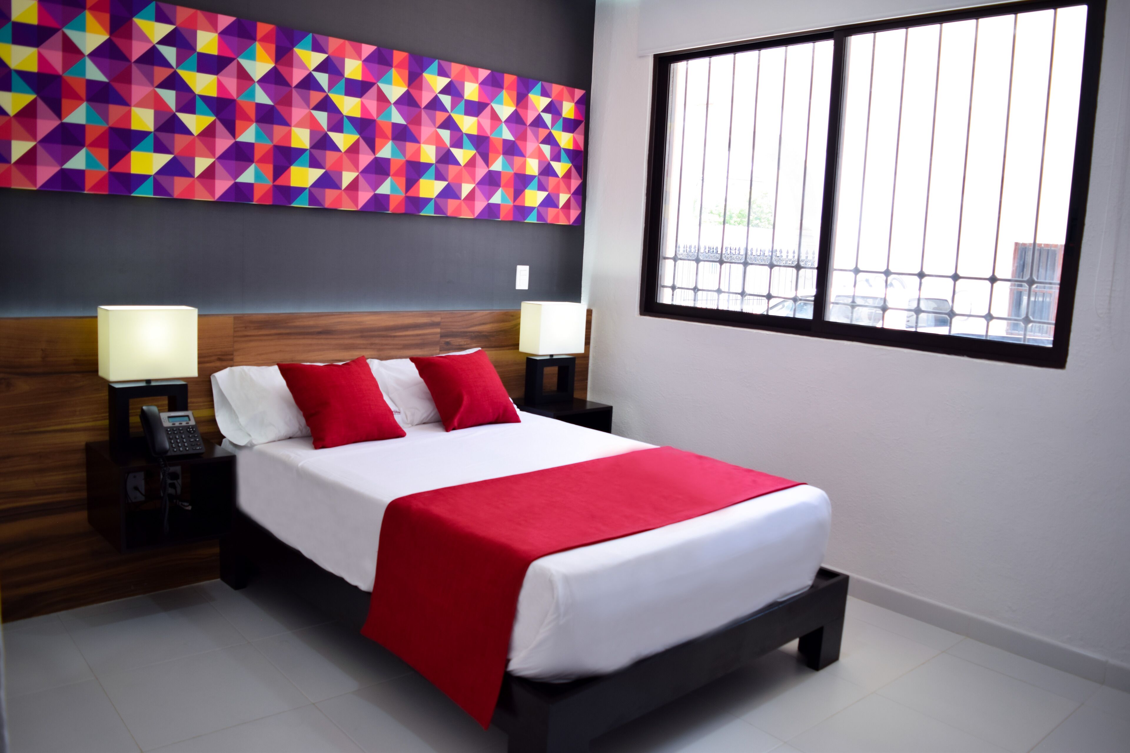 deluxe room, 1 queen bed | 1 bedroom, premium bedding, desk, iron/ironing board