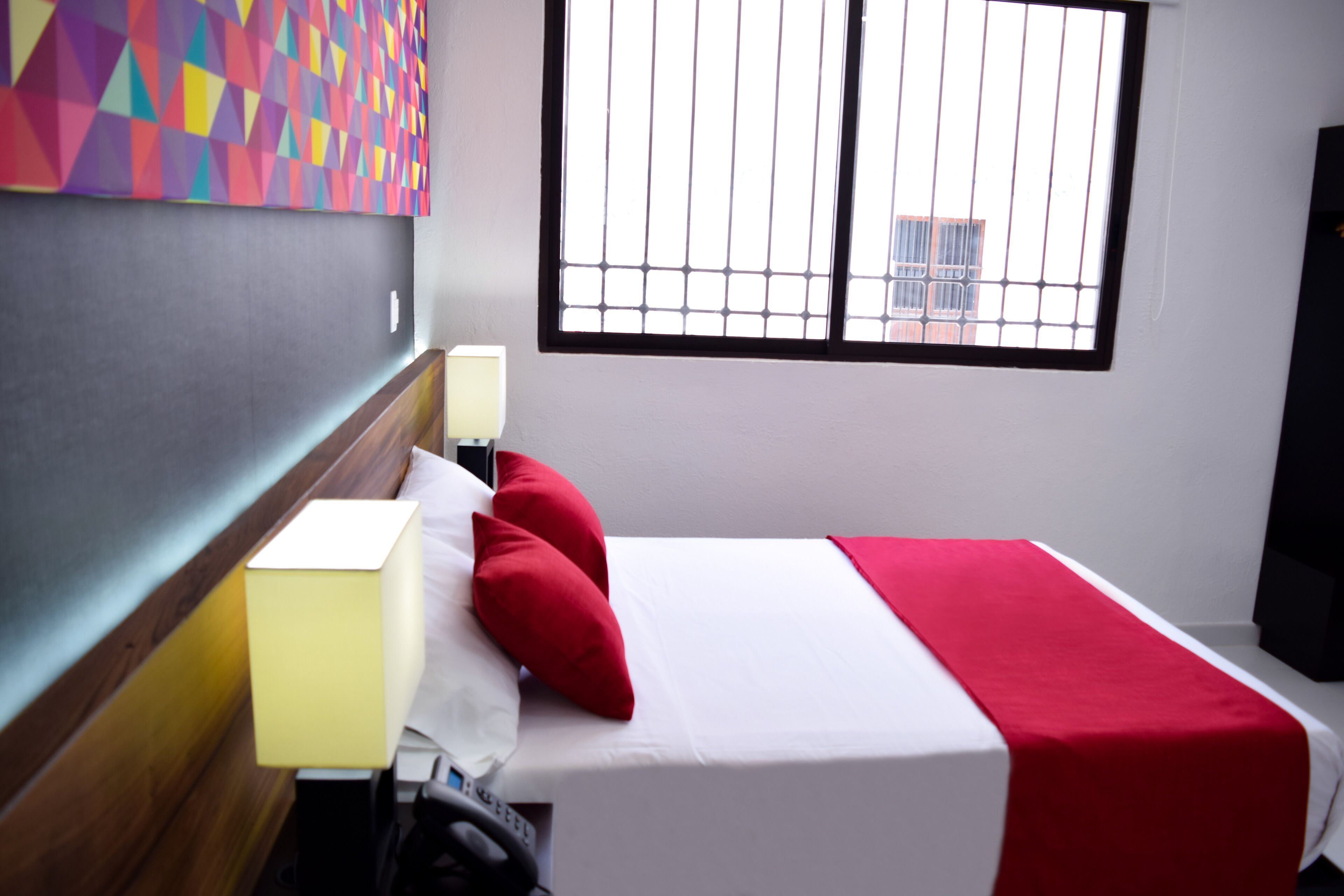 deluxe room, 1 queen bed | 1 bedroom, premium bedding, desk, iron/ironing board