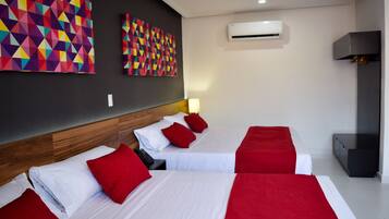 Ropa de cama de alta calidad y escritorio