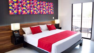 Deluxe King Room | Premium bedding, desk, iron/ironing board, WiFi