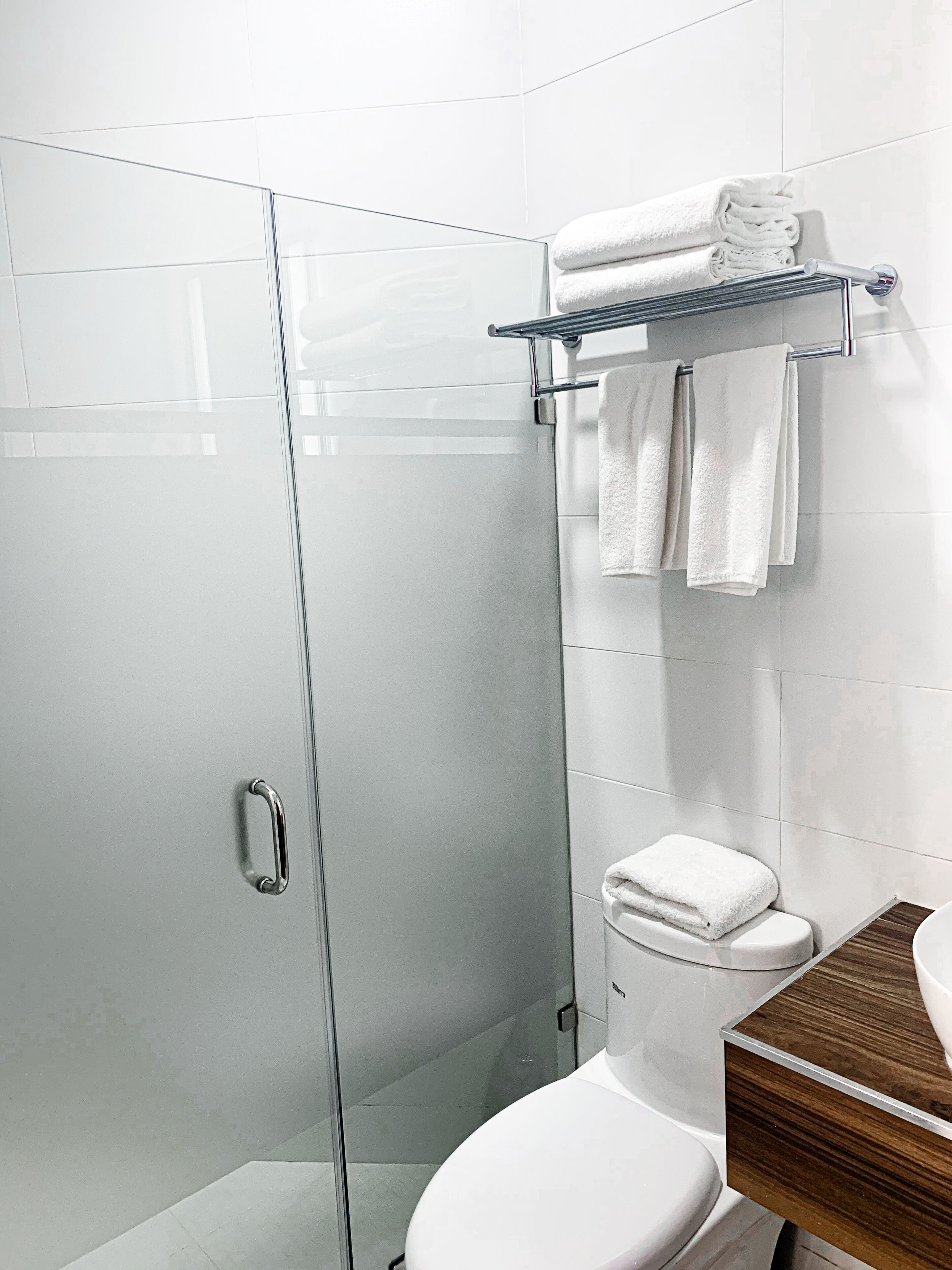 shower, free toiletries, towels, soap