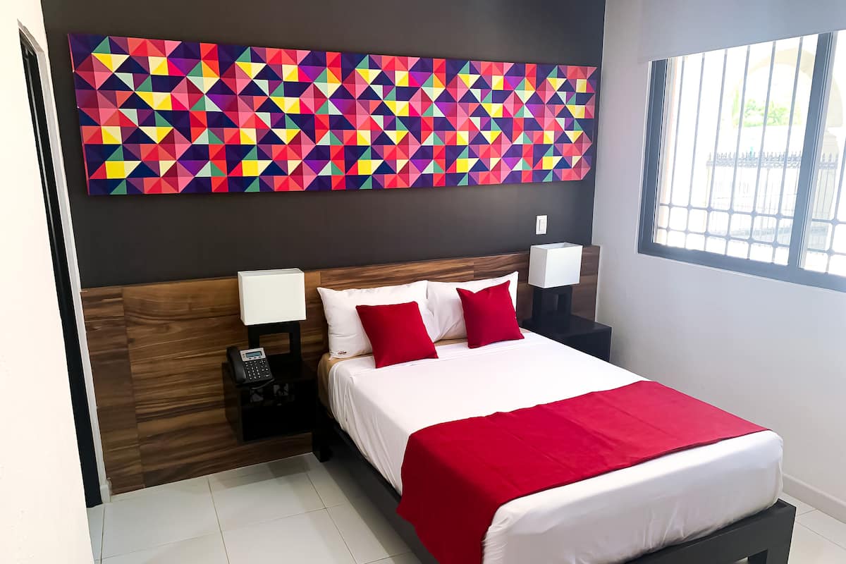 Premium bedding, desk, iron/ironing board, WiFi