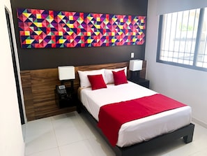 Chambre Deluxe, 1 grand lit | Literie de qualité supérieure, bureau, fer et planche à repasser, Wi-Fi