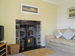 Fireplace - 2 bedroom accommodation in Inveralligin, near Torridon (Inveralligin, near Torridon)