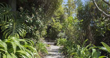 Hilltop Getaway - Nelson Holiday Home