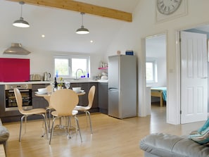 Interior - 2 bedroom accommodation in Chideock (Chideock)