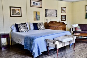 Iron/ironing board, free WiFi, bed sheets - Duck Haven - Wildlife Sanctuary - 5 miles to I75 (Dade City)