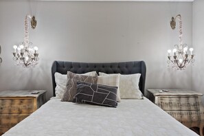 2 bedrooms, iron/ironing board, travel cot, WiFi