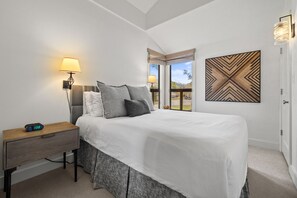 3 chambres, fer et planche à repasser, Wi-Fi gratuit, draps fournis