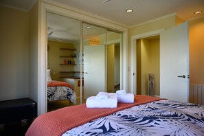 3 habitaciones, tabla de planchar con plancha y wifi gratis