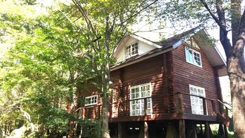 1 bedroom, blackout curtains, free cots/infant beds, free WiFi