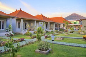 Deluxe Double or Twin Room, Garden View | Garden view