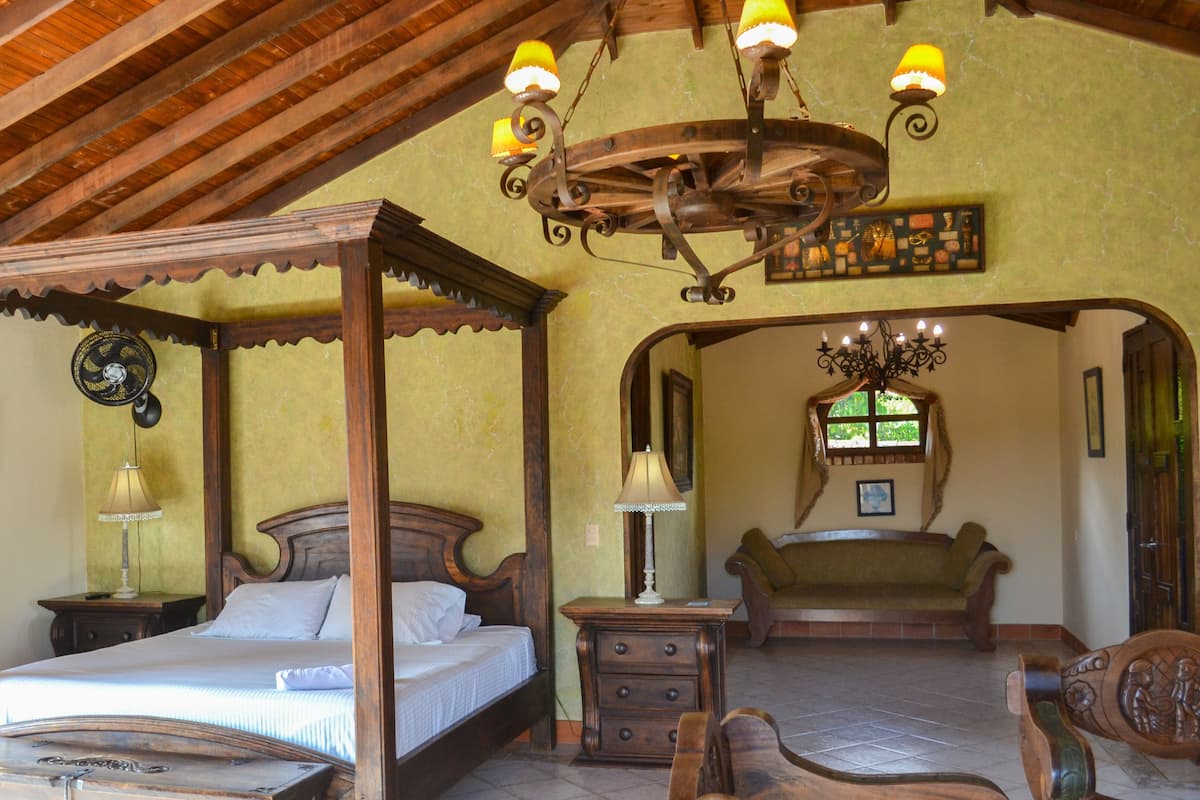 Luxury Suite | 1 bedroom, Select Comfort beds, soundproofing, free WiFi