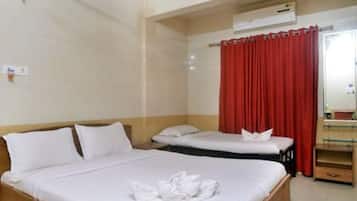 Kamar Keluarga | Meja kerja, ruang kerja ramah laptop, kedap suara, dan Wi-Fi gratis