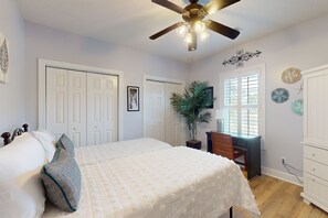 3 bedrooms, iron/ironing board, WiFi, bed sheets