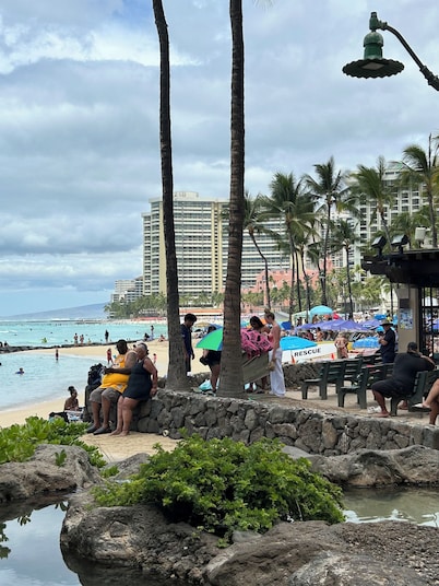 1-bedroom apartment just 5minutes walk to Ala Moana Center