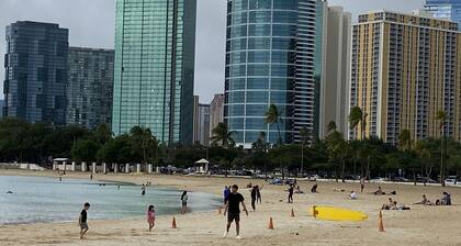 1-bedroom apartment just 11 minutes walk to Ala Moana Center