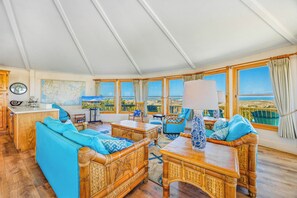 Smart TV, table football, ping pong, books - Oceanfront Dog Friendly w/ Hot Tub, Game Room, Community Pool/Tennis/Pickleball (Avon)