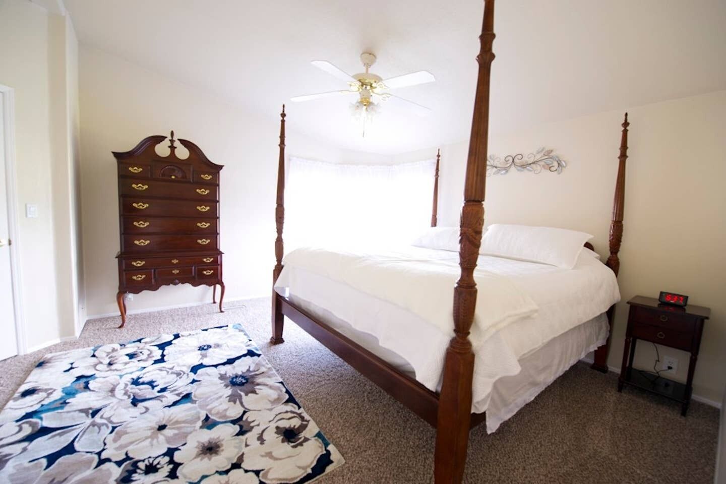 3 Schlafzimmer, Zimmersafe, Schreibtisch, Bügeleisen/Bügelbrett