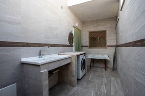 Shower, bidet, shampoo - Villetta Cali, renovated and well furnished (TL79) (Porto Cesareo)