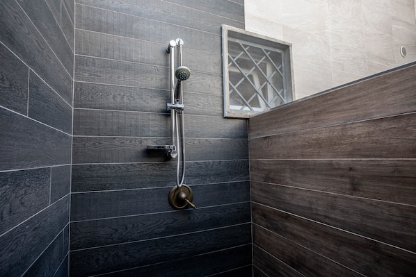 Dusche, Bidet, Shampoo