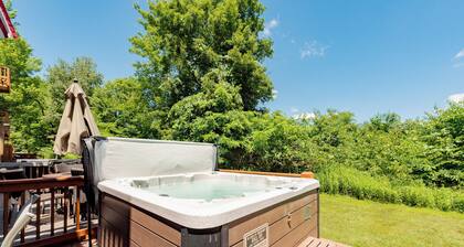 Ski-In/Out Dog Friendly Townhome with Lake Access