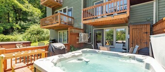 Ski In / Ski Out Stadthaus mit Whirlpool und Kamin, in der Nähe von Wisp Resort!
