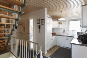 Fridge, microwave, stovetop, dishwasher - House Talblick Apartment Löwenstein for up to 6 persons (Löwenstein)