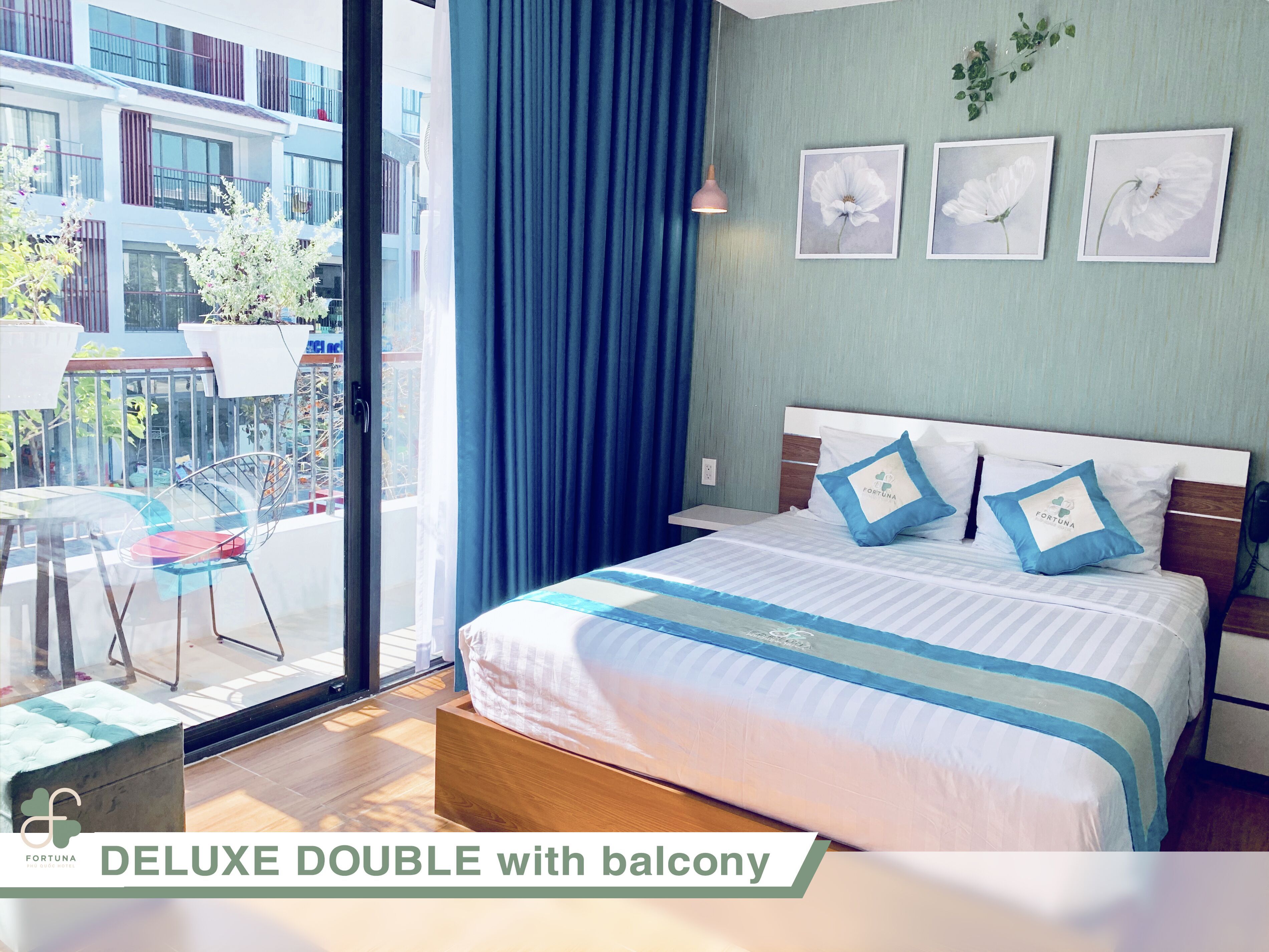 Deluxe Double Room, Balcony | Hypo-allergenic bedding, minibar, in-room safe, blackout drapes