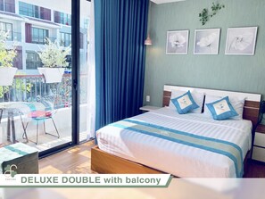 Dobbeltrom – deluxe, balkong | Allergitestet sengetøy, minibar, safe på rommet og blendingsgardiner