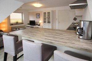 Kühlschrank, Ofen, Herdplatte, Geschirrspüler