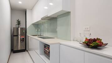 Fridge, microwave, stovetop, electric kettle