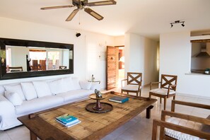 Smart TV - Luxury villa can Avy 6 bedrooms, 7 bathrooms, 12 people, best sunset Ibiza (San Miguel, San Joan de la Bridja, Ibiza)