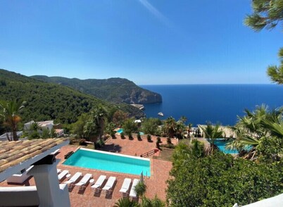 Luxury villa can Avy 6 bedrooms, 7 bathrooms, 12 people, best sunset Ibiza