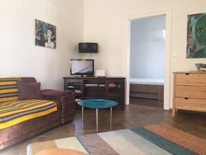 2 habitaciones, tabla de planchar con plancha, wifi y ropa de cama 
