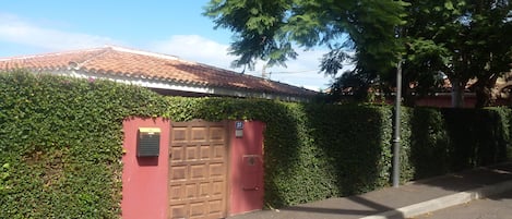 تفاصيل الفندق من الخارج