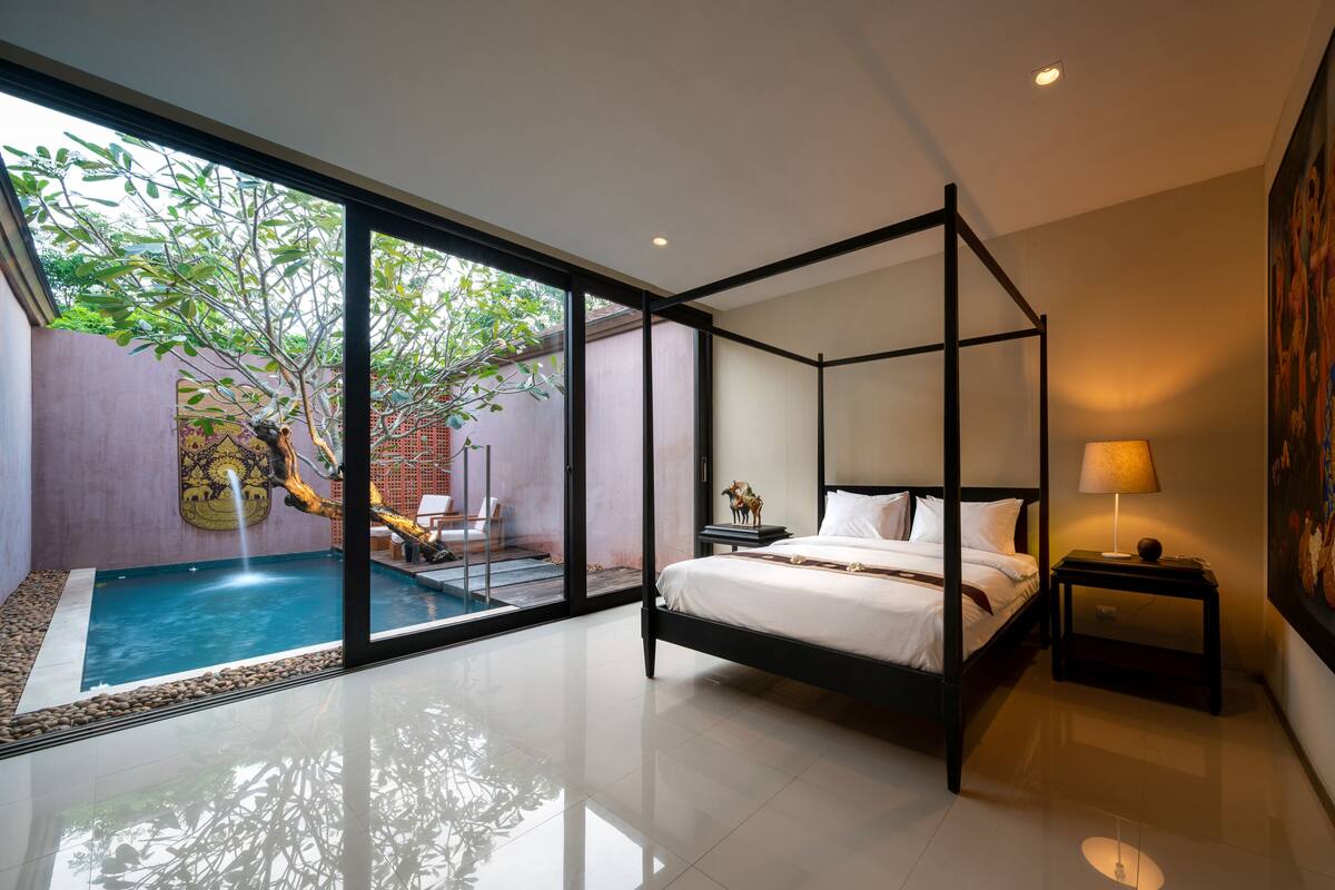 Grand Villa, 1 King Bed | 1 bedroom, minibar, in-room safe, desk