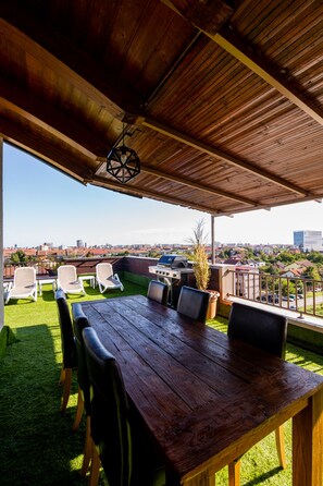 Outdoor dining - Modern Rooftop Penthouse (Timisoara)