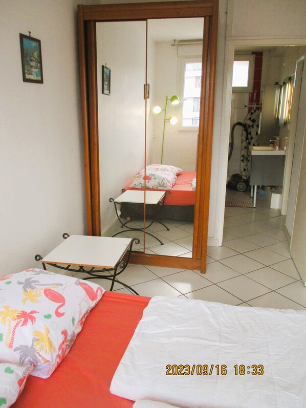 1 bedroom, iron/ironing board, free WiFi