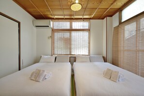 4 bedrooms, free WiFi, bed sheets