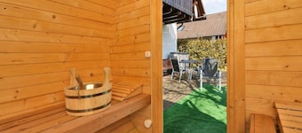 Holiday house near Nina (lake, forest, wellness)