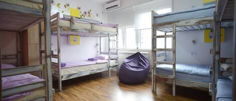 Verduisterende gordijnen, geluiddichte muren