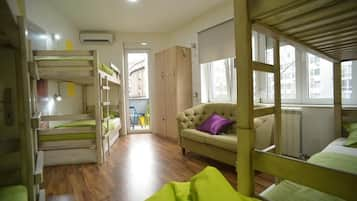 Bed in 6-Bed Mixed Dormitory | Blackout curtains, soundproofing, iron/ironing board, free WiFi