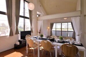 Apartment | In-room dining - Bay Side Okinawa (Onna)