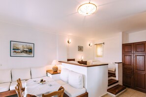 Appartement Familial, balcon, vue mer | Salle de séjour