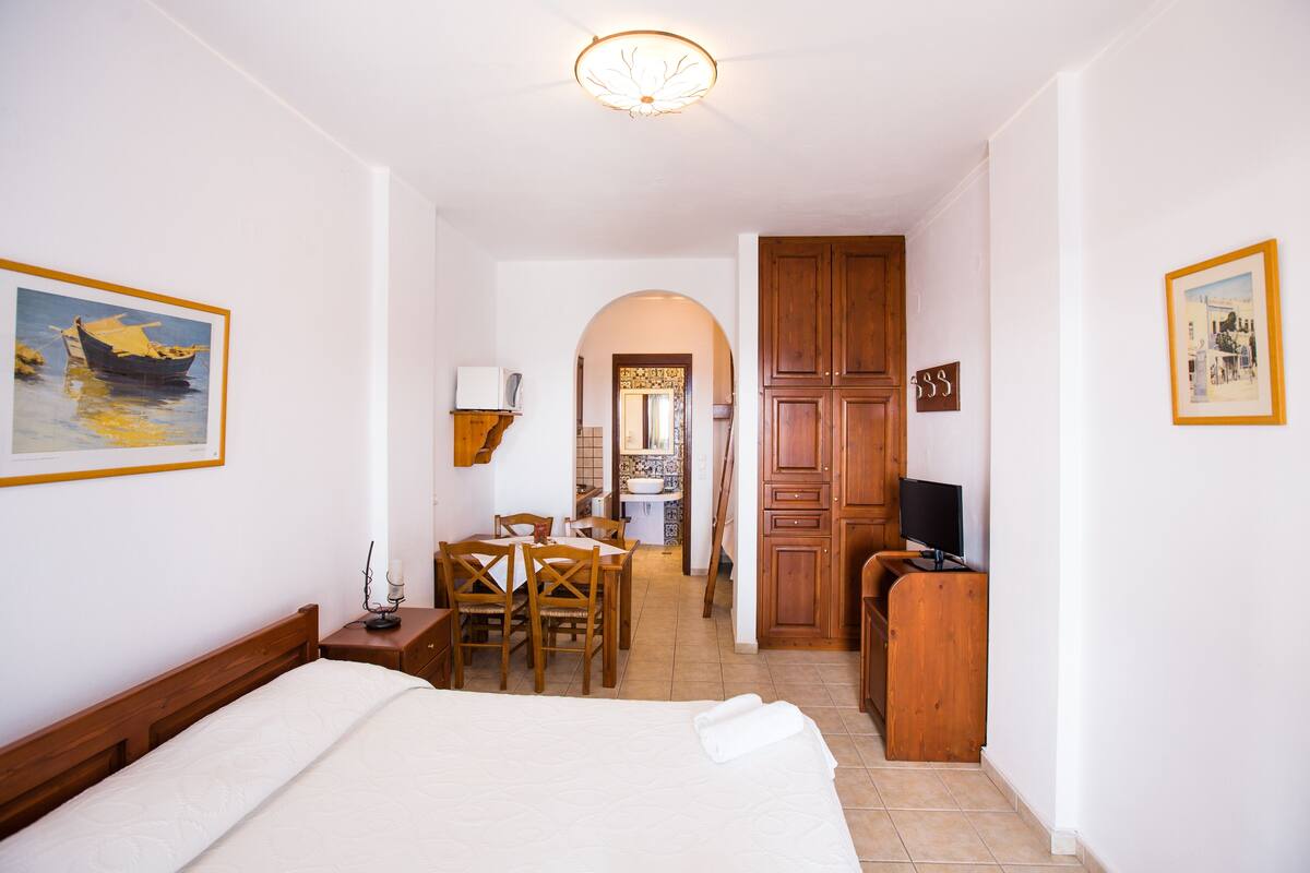 Family Studio, Sea View, Ground Floor | Laptop workspace, blackout drapes, iron/ironing board, WiFi (free)